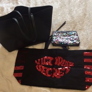 2 Victoria secret totes with one FREE makeup bag💕